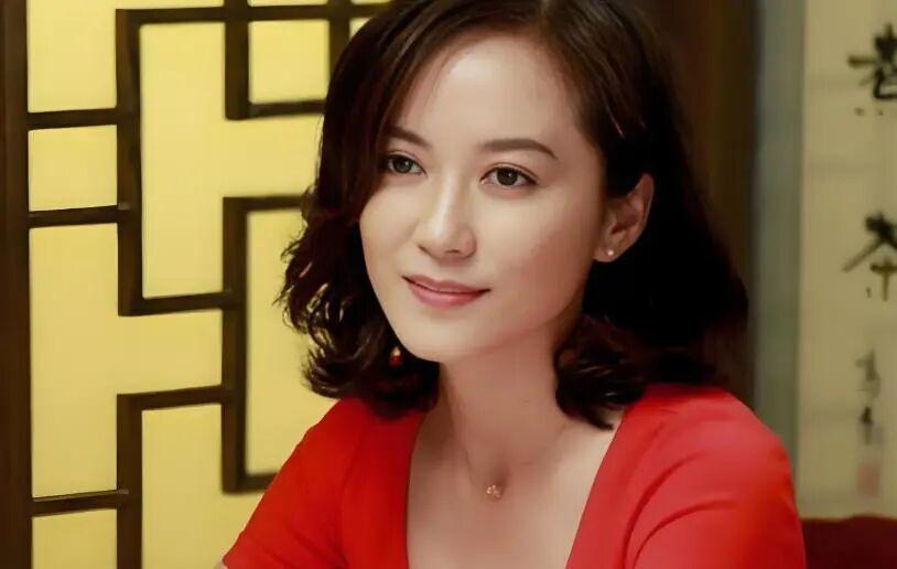 开云app官网下载-演员俞飞鸿：坚决不结婚，55岁仍单身，却有一个男人陪伴她20年